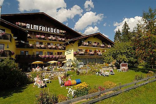 Almfrieden Hotel & Romantikchalet Ramsau am Dachstein Exterior photo
